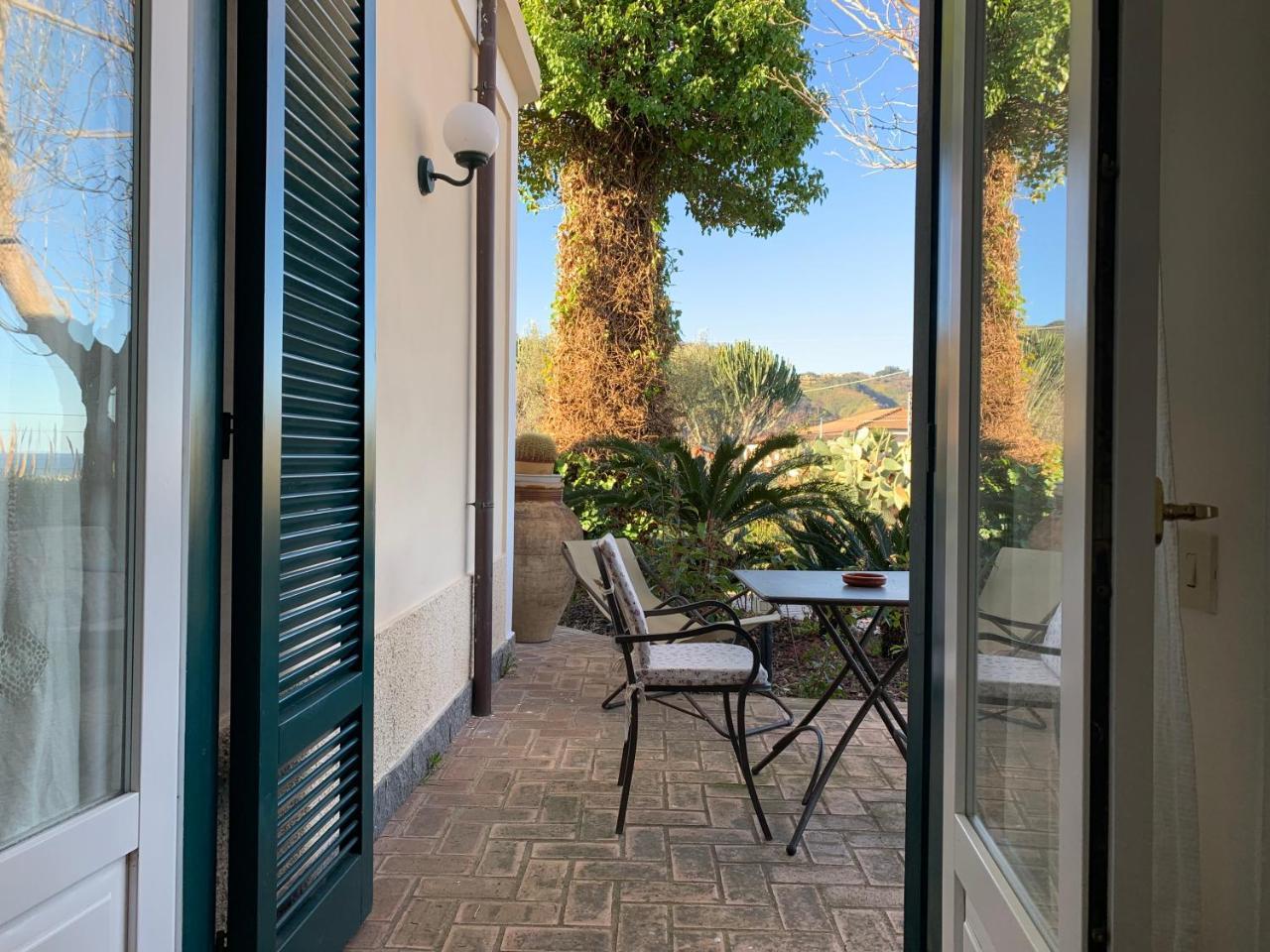 Villino Eleonora Bed & Breakfast Parghelia Exterior photo