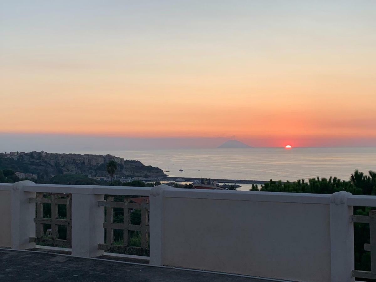 Villino Eleonora Bed & Breakfast Parghelia Exterior photo